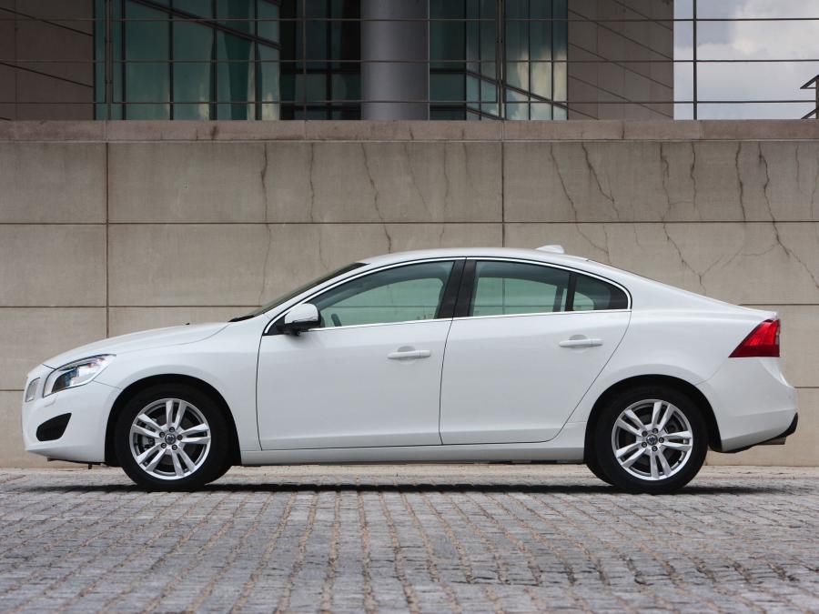  Volvo S60 D3 2010 года  (UK) (фото 18 из 27)